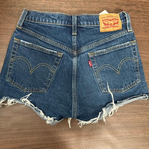 Levi’s Distressed Jean Shorts 26 - Picture 2 of 3